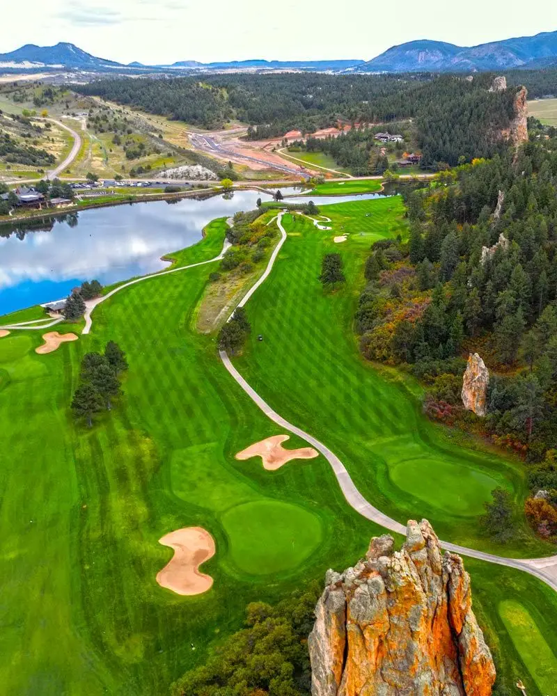 Denver to Perry Park Country Club Car Service For Friends Sharing An Outing
